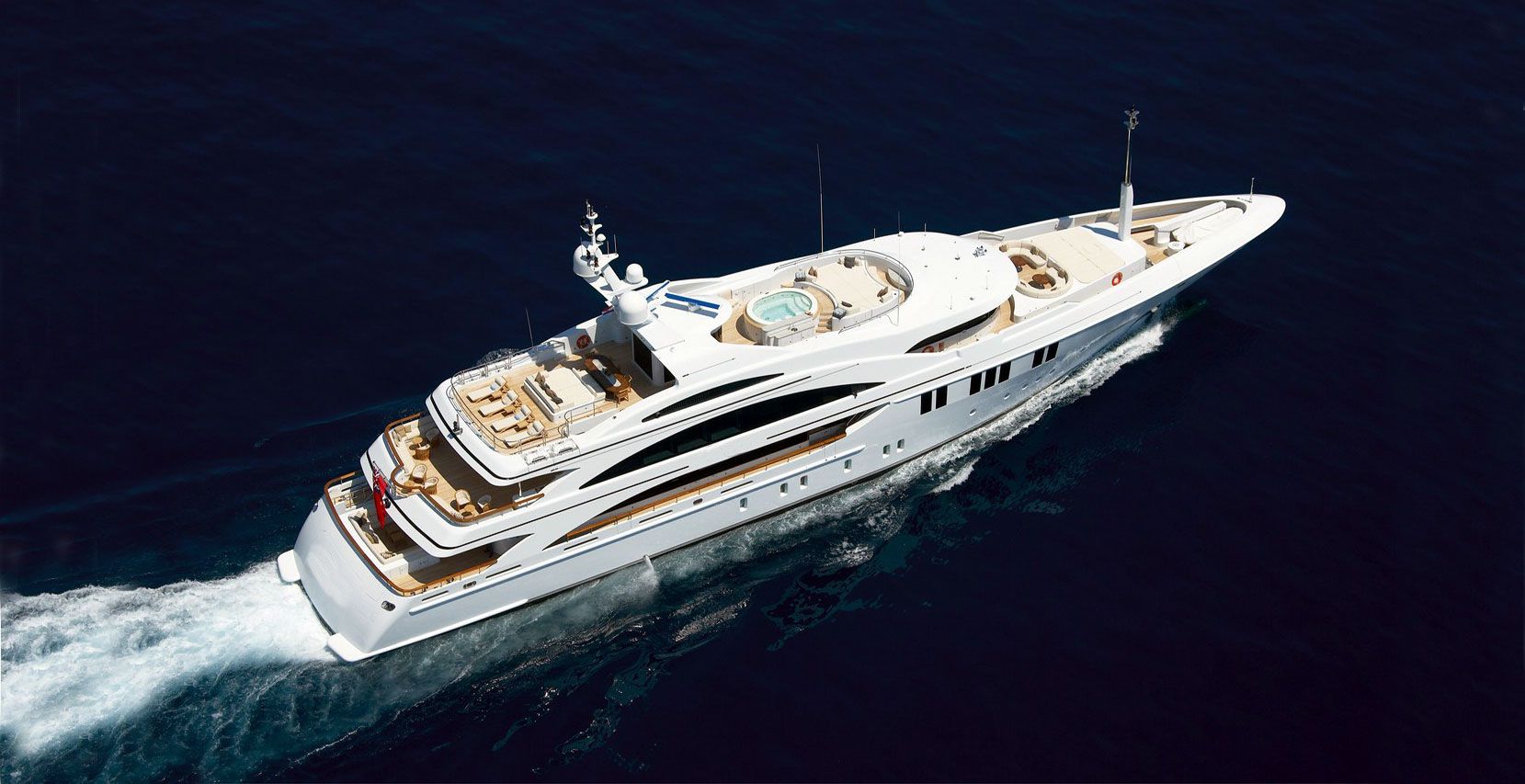 luxury yacht charter europe